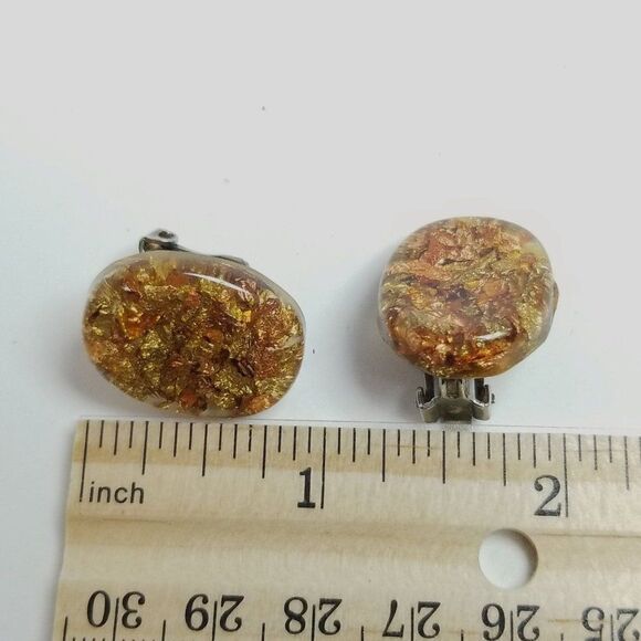 Vintage Oval Acrylic Clip On Earrings, Gold Tone Flake, Retro Estate - Picture 4 of 6